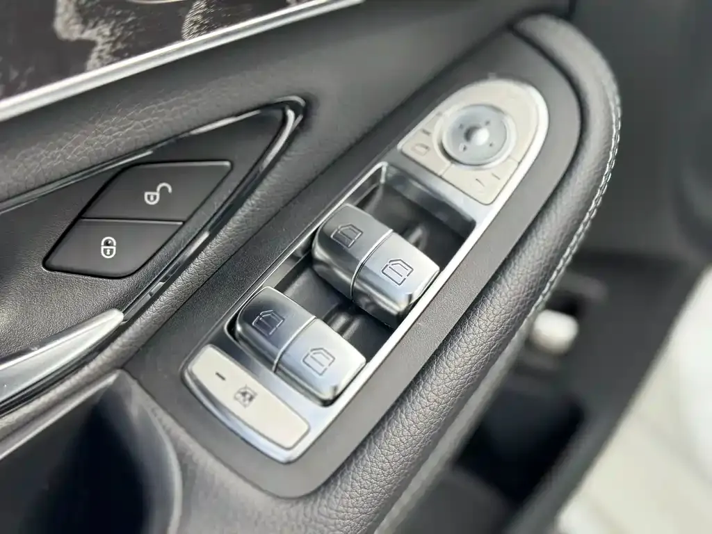Mercedes-Benz C-Class (Import) — фото 7