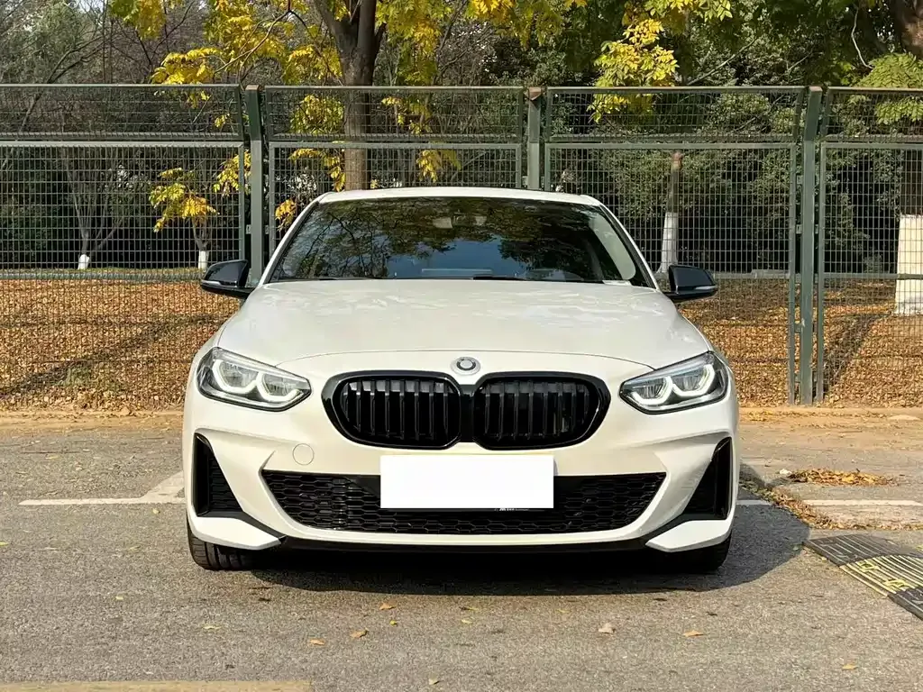 BMW 1 Series 2023 из CN, фото 7