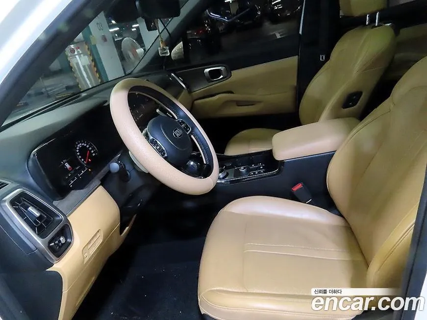 Kia Sorento — фото 10