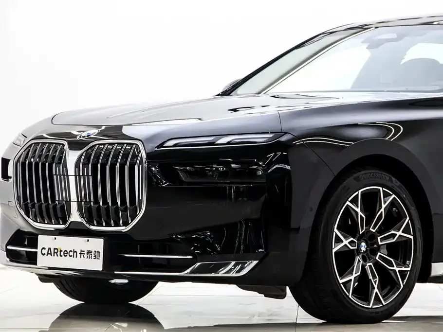 BMW 7 Series — фото 6
