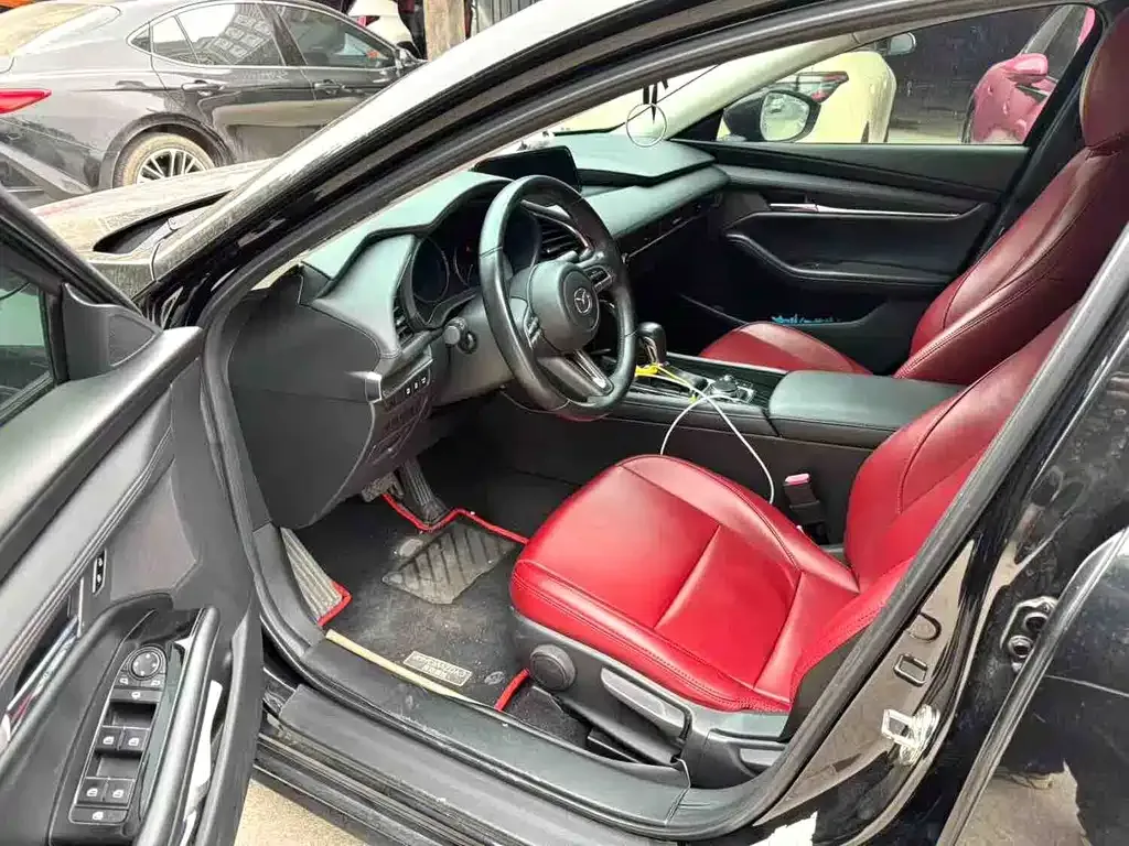 Mazda 3 Axela 2021 из CN, фото 5