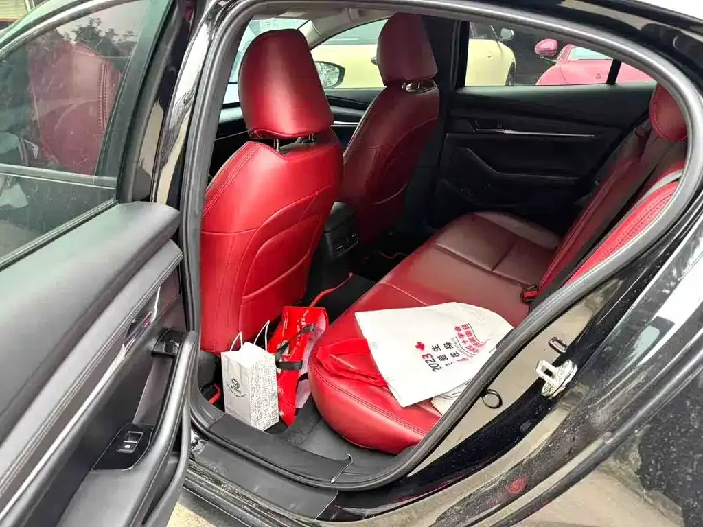 Mazda 3 Axela 2021 из CN, фото 4