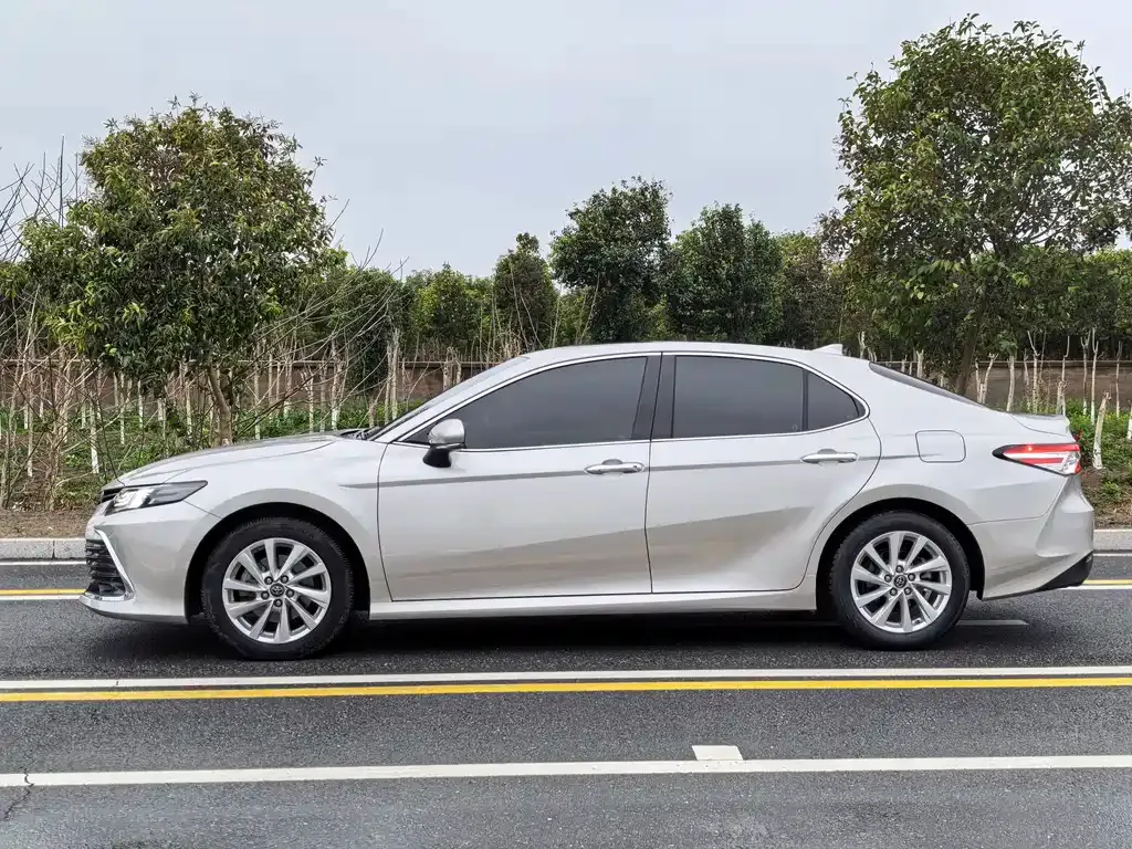 Toyota Camry 2021 из CN, фото 5