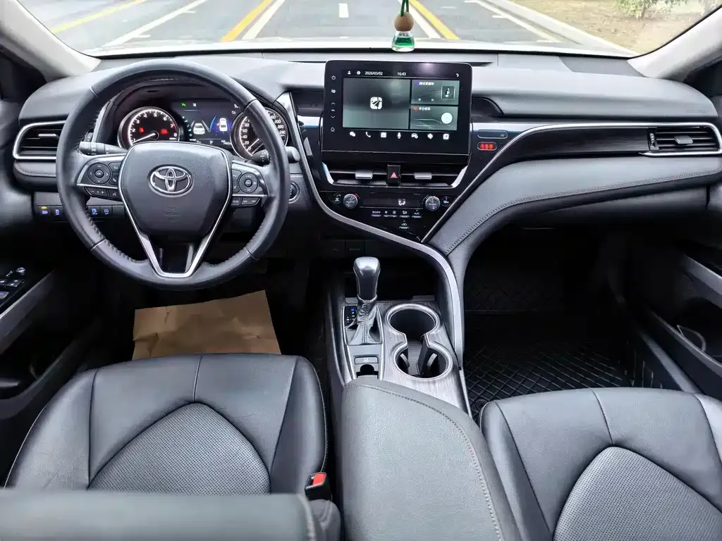 Toyota Camry 2021 из CN, фото 2