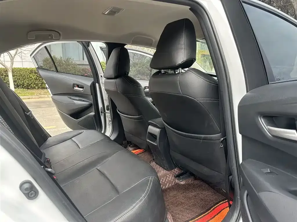 Toyota Corolla 2021 из CN, фото 2