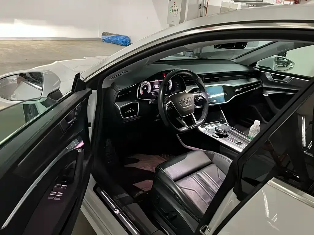 Audi A7 2023 из CN, фото 2