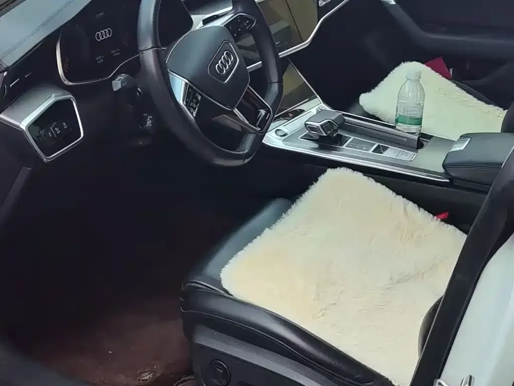 Audi A7 2023 из CN, фото 3