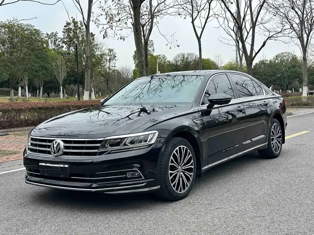Volkswagen Phideon — фото 1