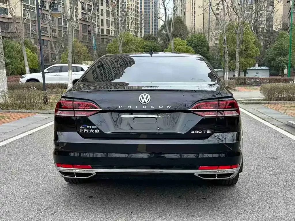 Volkswagen Phideon — фото 9
