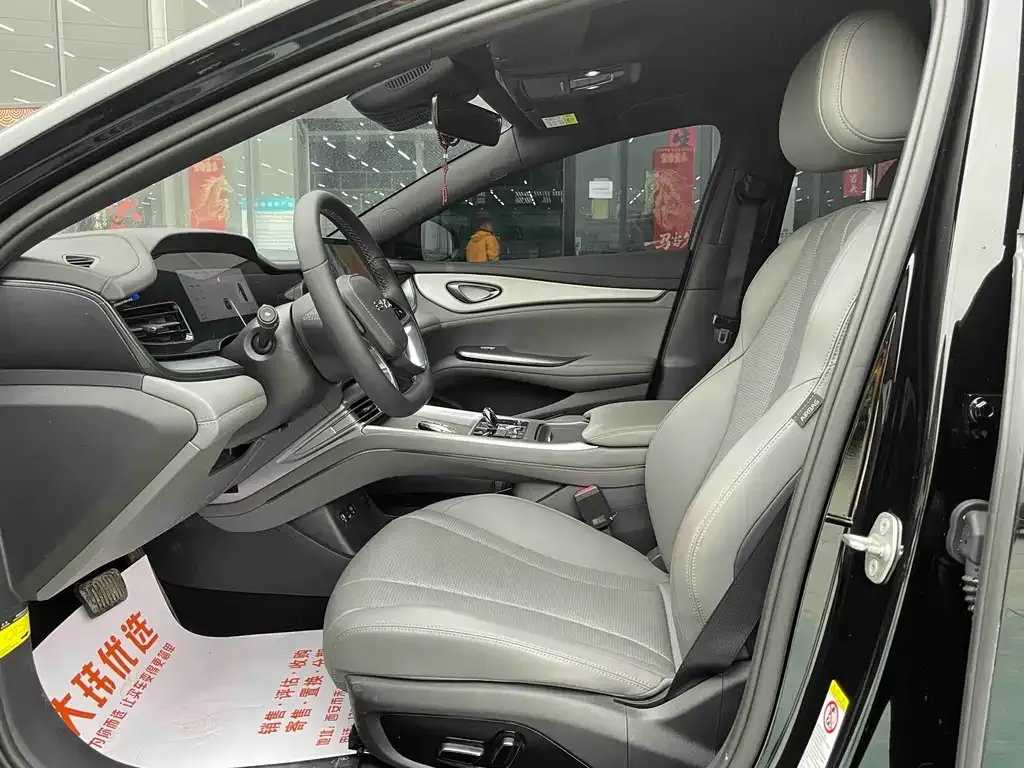 BYD Seal 07 DM-i — фото 9