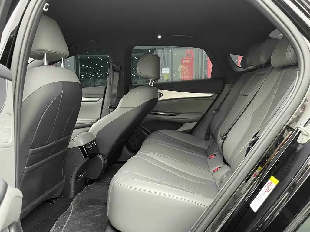 BYD Seal 07 DM-i — фото 3