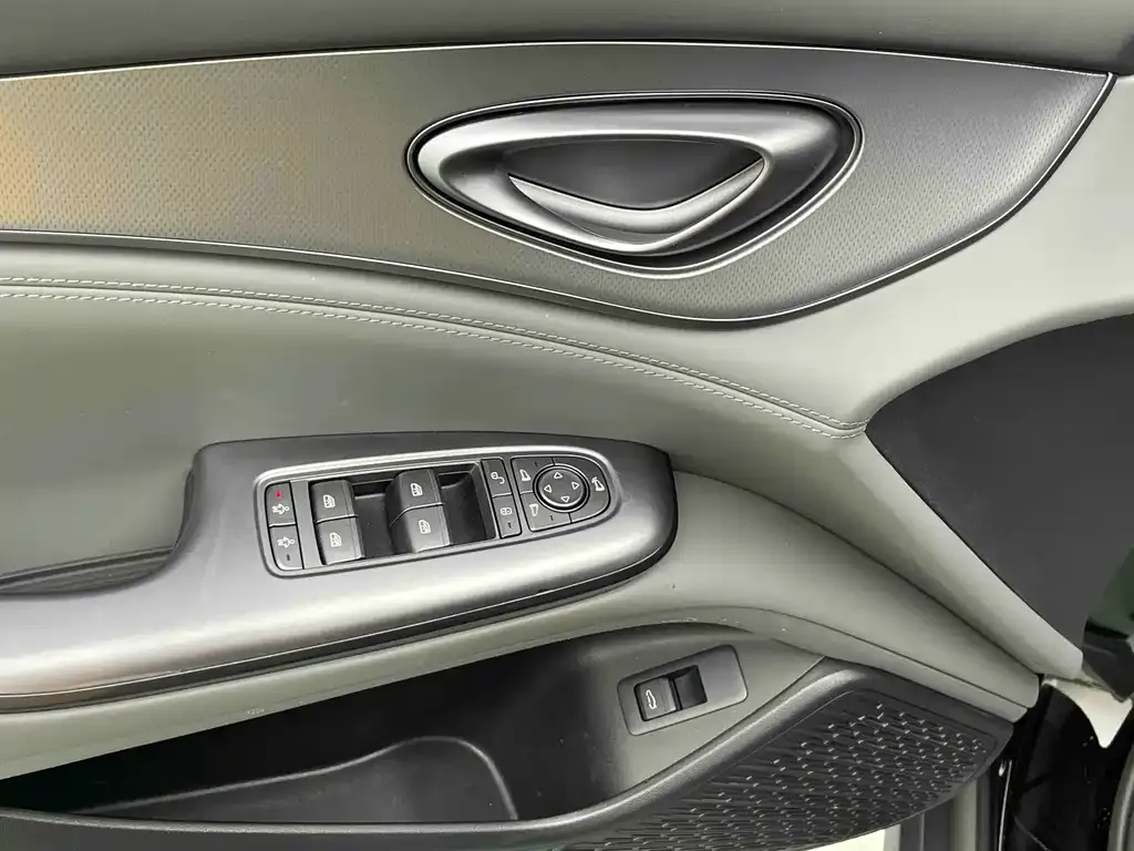 BYD Seal 07 DM-i — фото 10