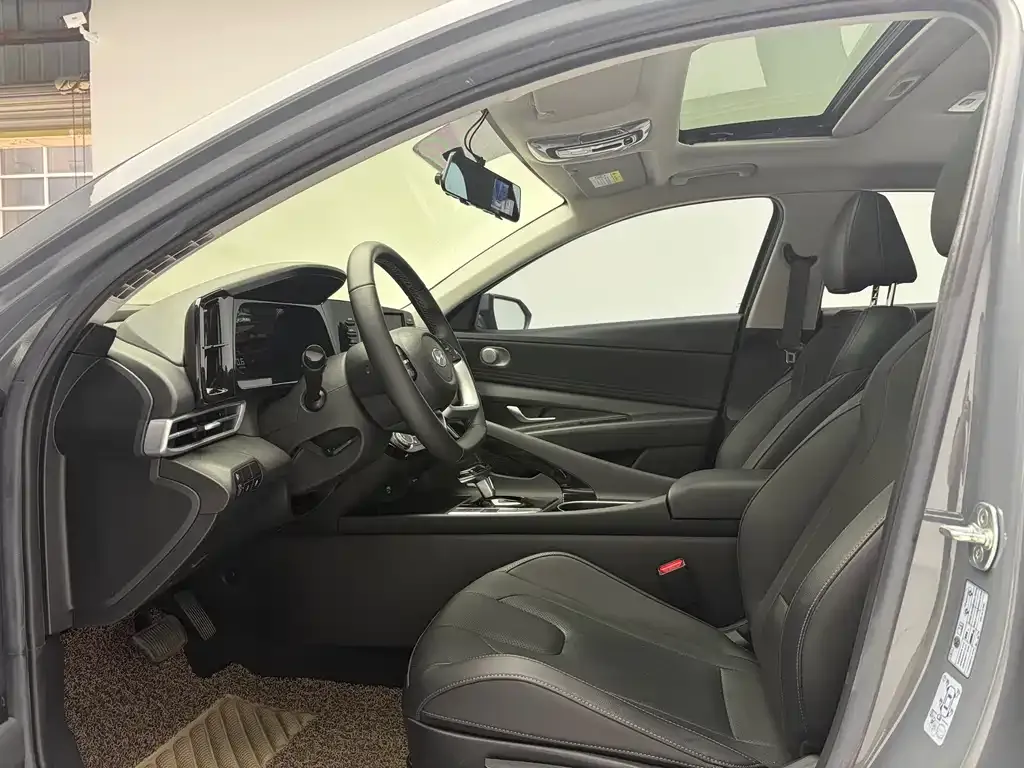 Hyundai Elantra 2022 из CN, фото 5