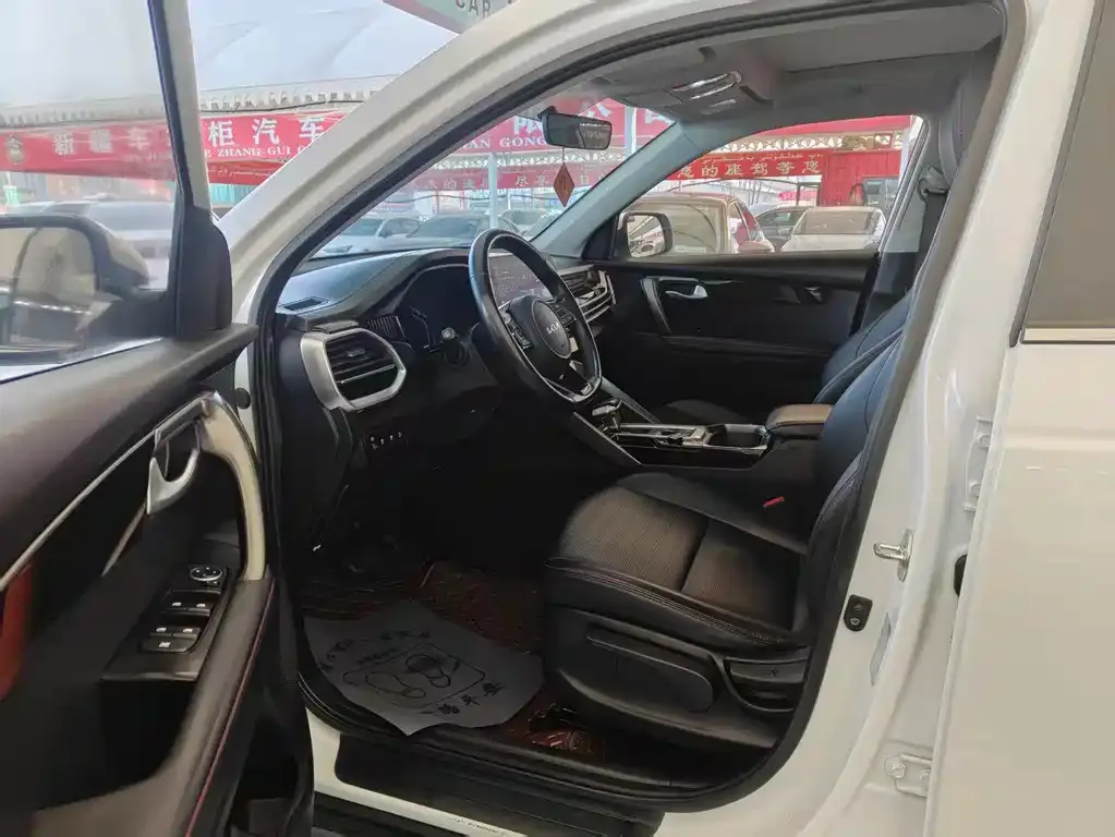 Kia Sportage 2024 из CN, фото 2