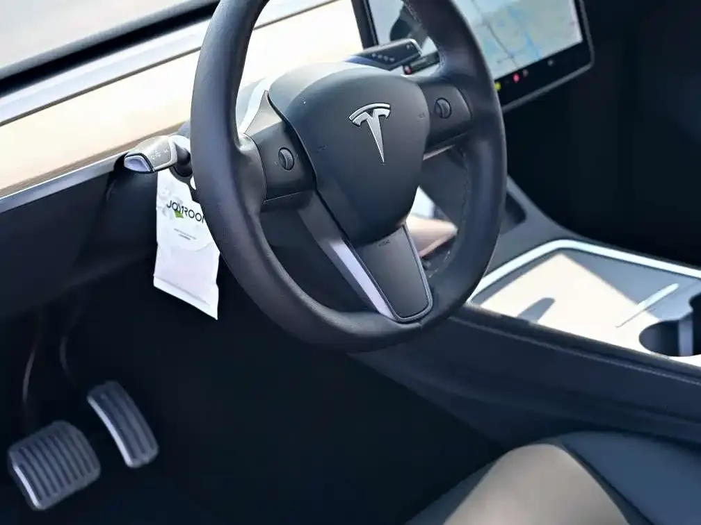 Tesla Model Y — фото 5