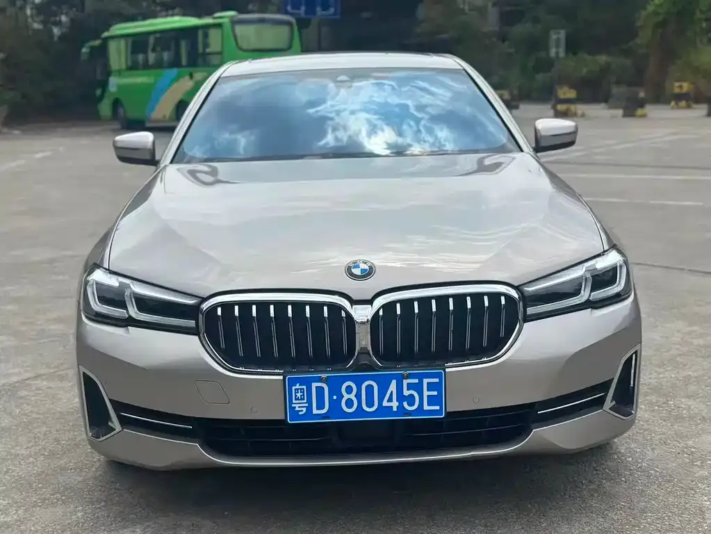BMW 5 Series — фото 4