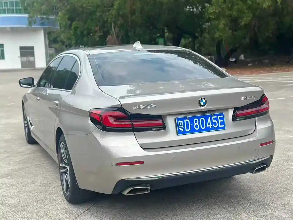 BMW 5 Series — фото 2
