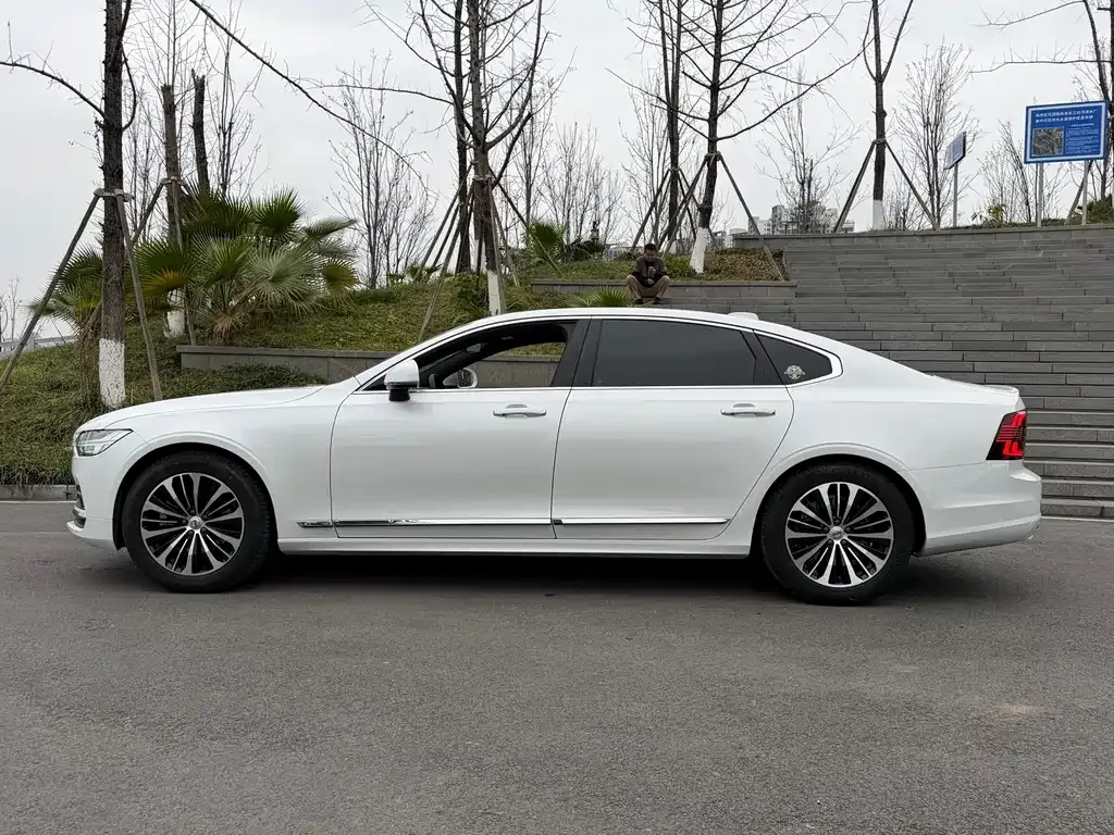 Volvo S90 — фото 10