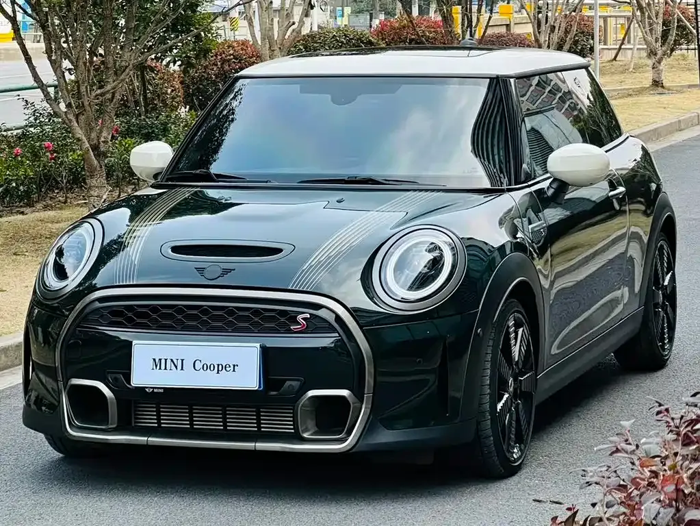 MINI Cooper (3-door) 2024 из CN, фото 1
