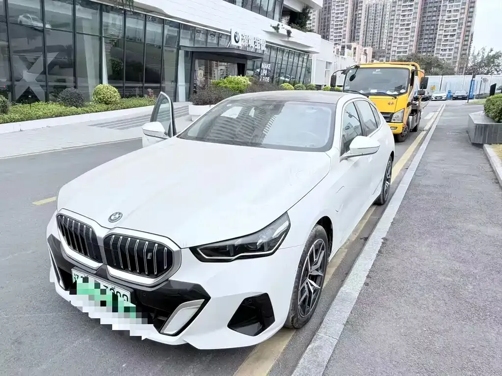 BMW i5 2024 из CN, фото 1