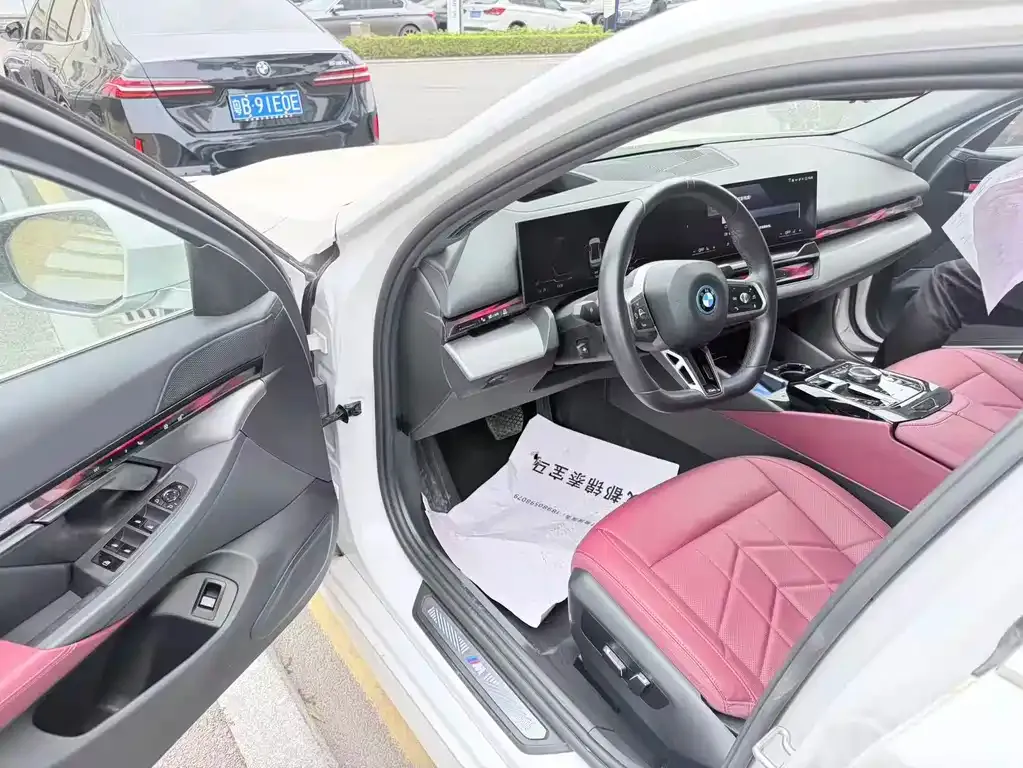 BMW i5 2024 из CN, фото 2