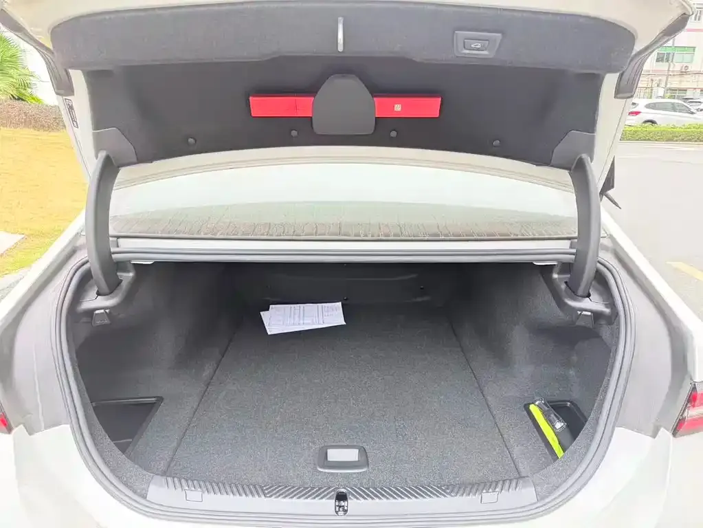BMW i5 2024 из CN, фото 8