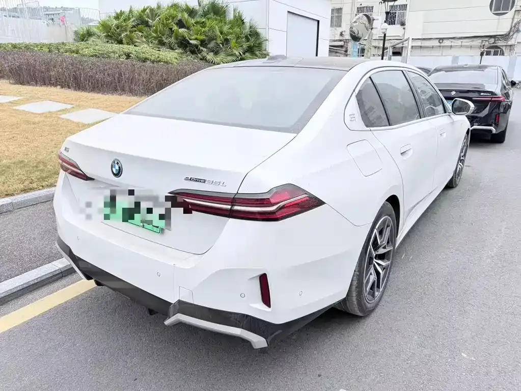 BMW i5 2024 из CN, фото 9