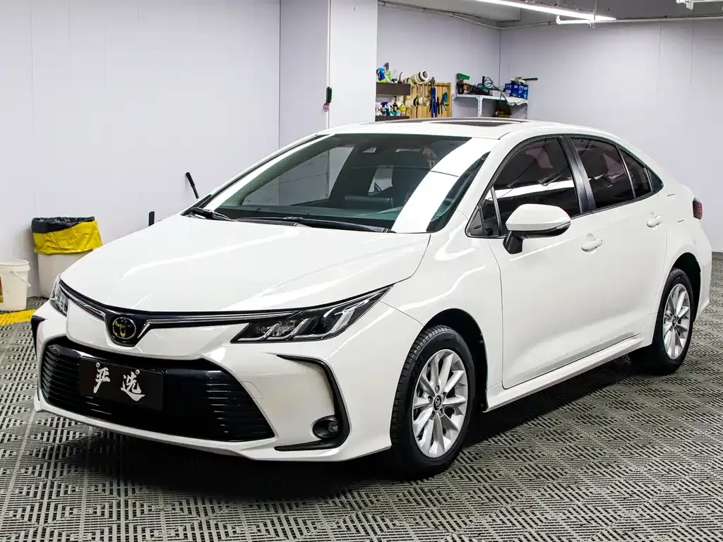 Toyota Corolla 2023 из CN, фото 1