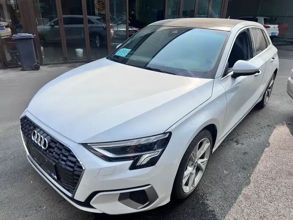 Audi A3 — фото 1