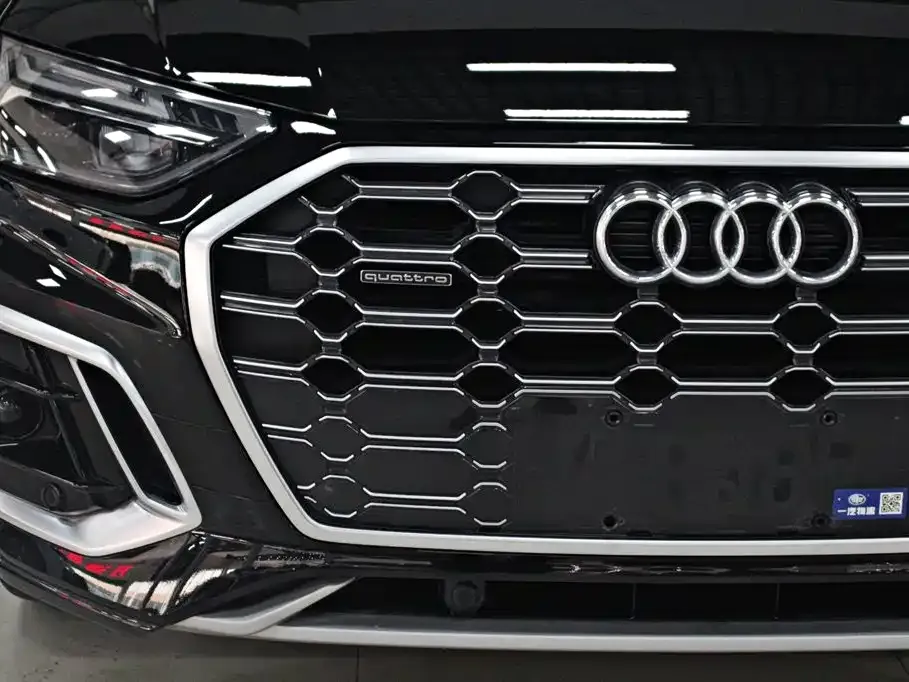 Audi Q5L — фото 10