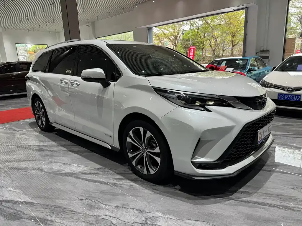 Toyota Granvia 2023 из CN, фото 7