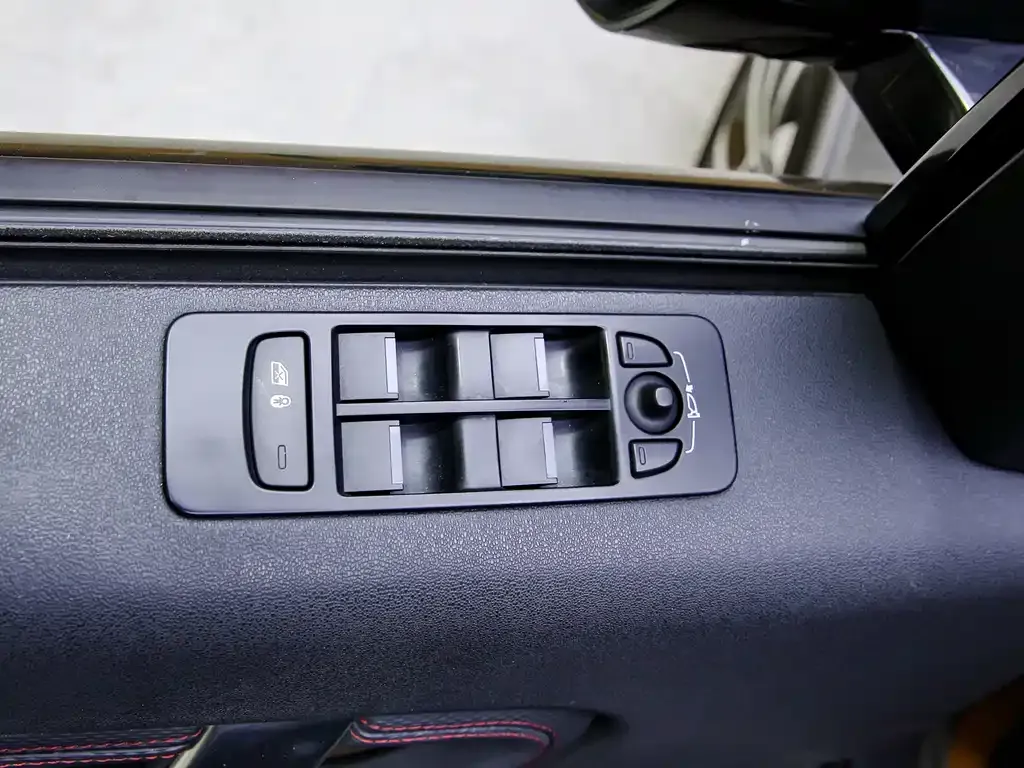 Land Rover Discovery Sport — фото 10