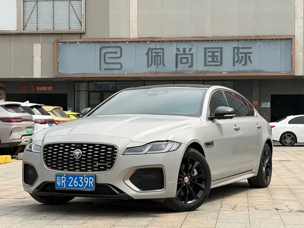 Jaguar XFL — фото 1