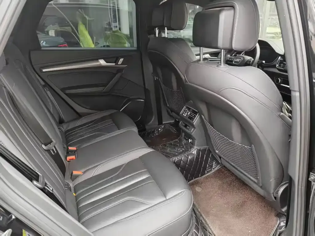 Audi Q5L 2023 из CN, фото 2