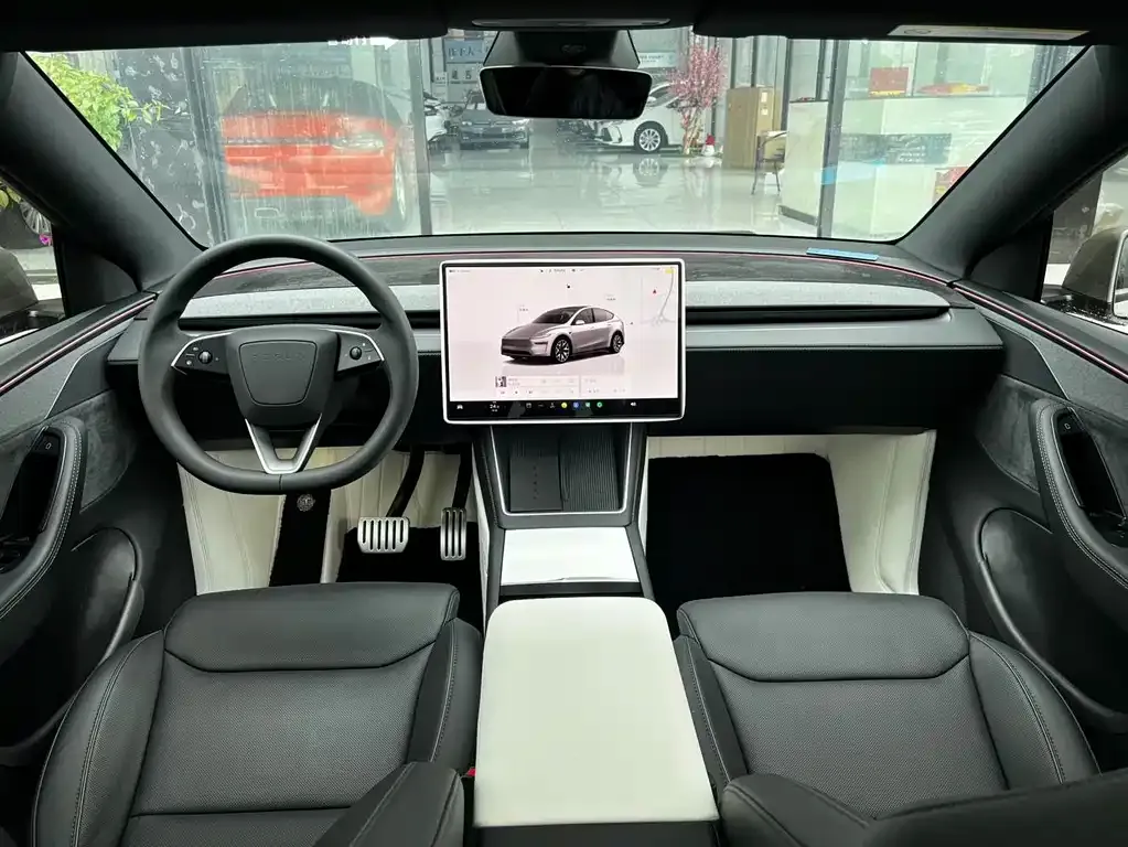 Tesla Model Y L — фото 7