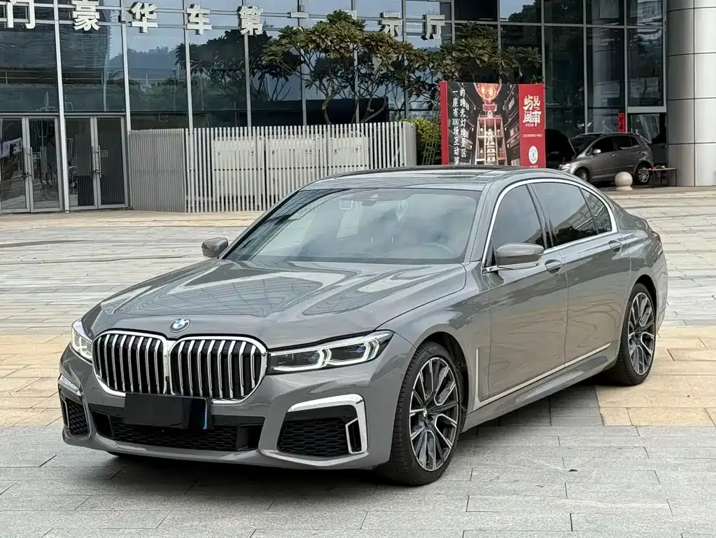 BMW 7 Series 2021 из CN, фото 1