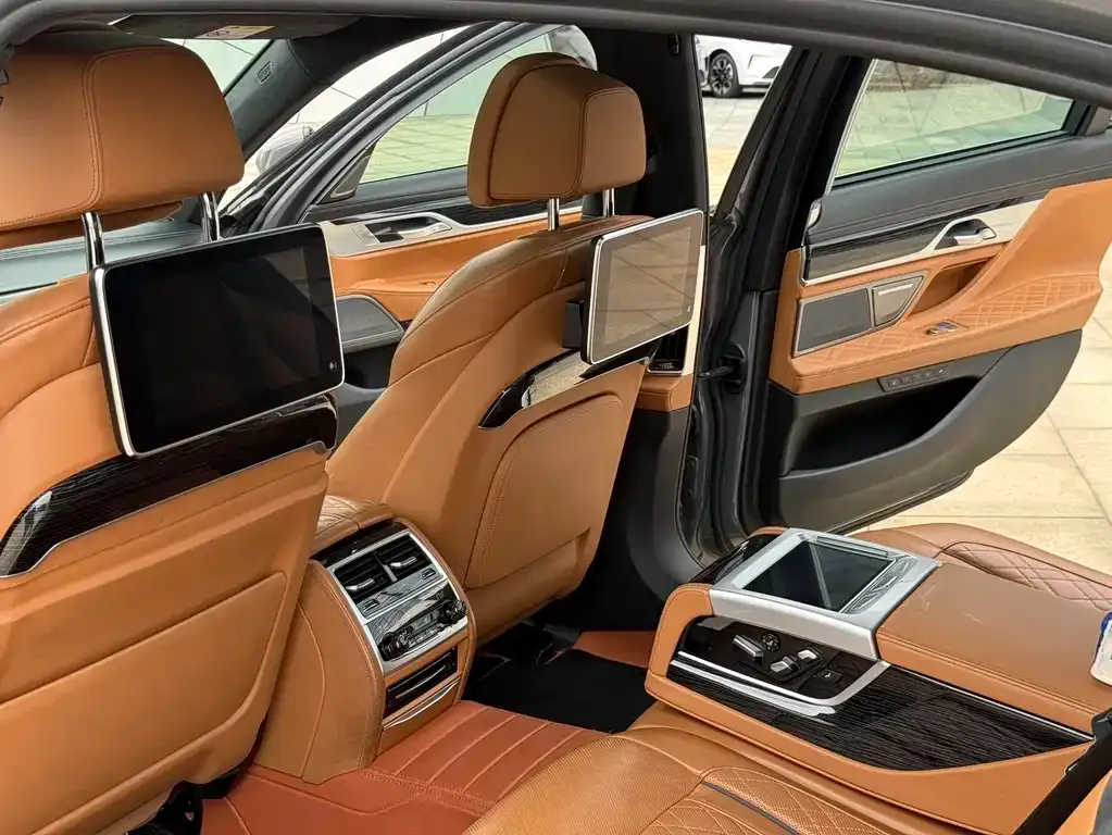 BMW 7 Series 2021 из CN, фото 6
