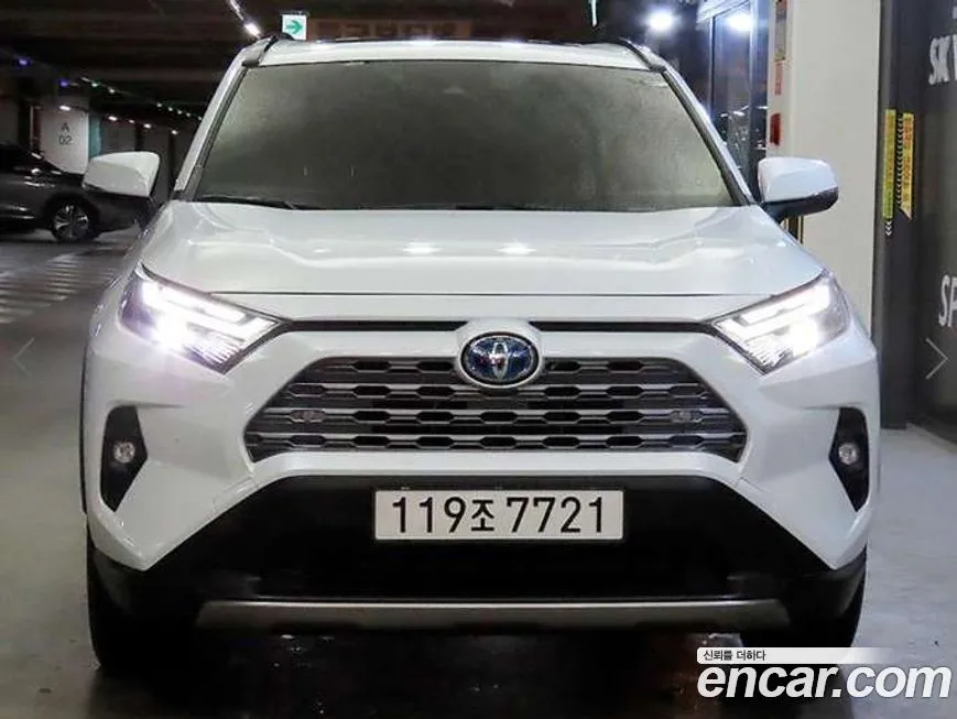 Toyota RAV4 — фото 5