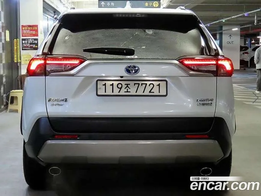 Toyota RAV4 — фото 10