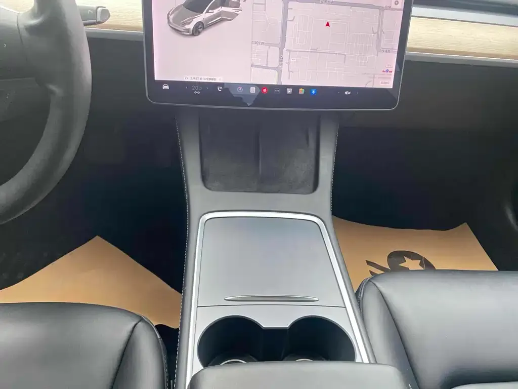 Tesla Model 3 — фото 5