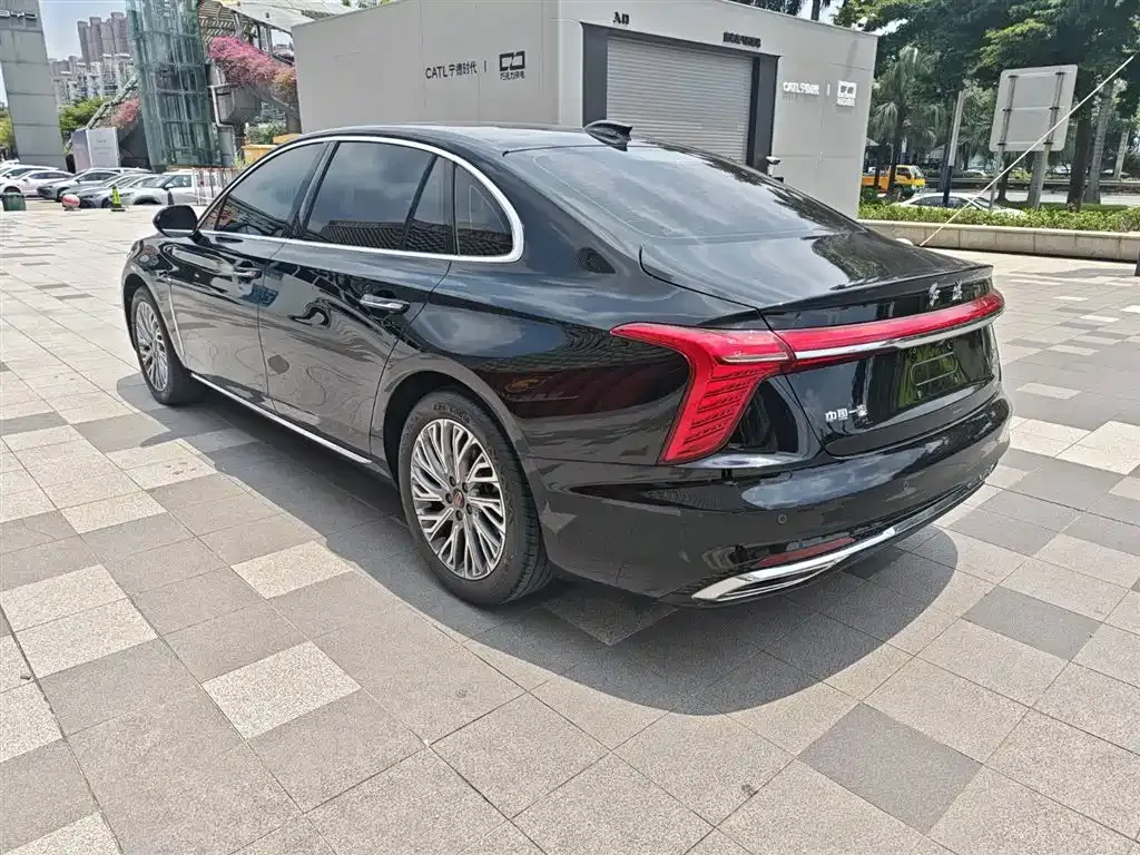 Hongqi H5 — фото 3