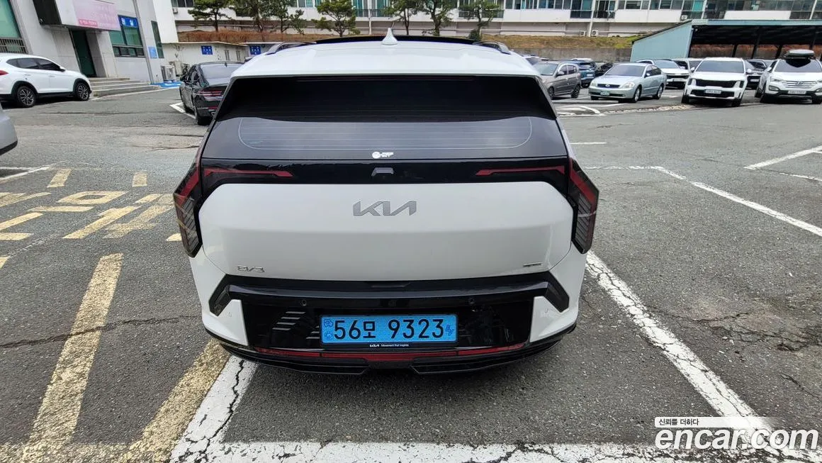 Kia EV3 — фото 9