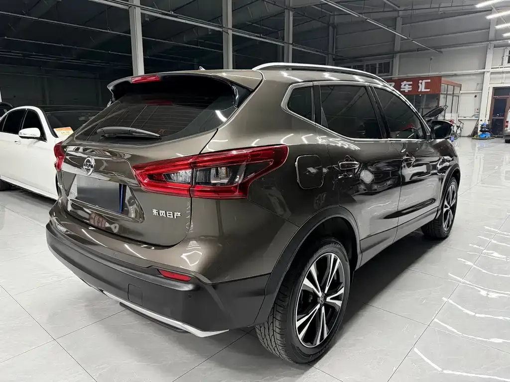 Nissan Qashqai — фото 4