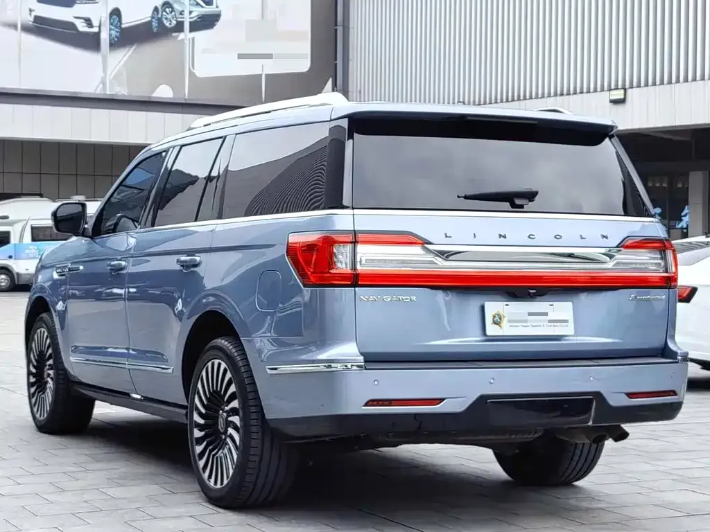 Lincoln Navigator — фото 10