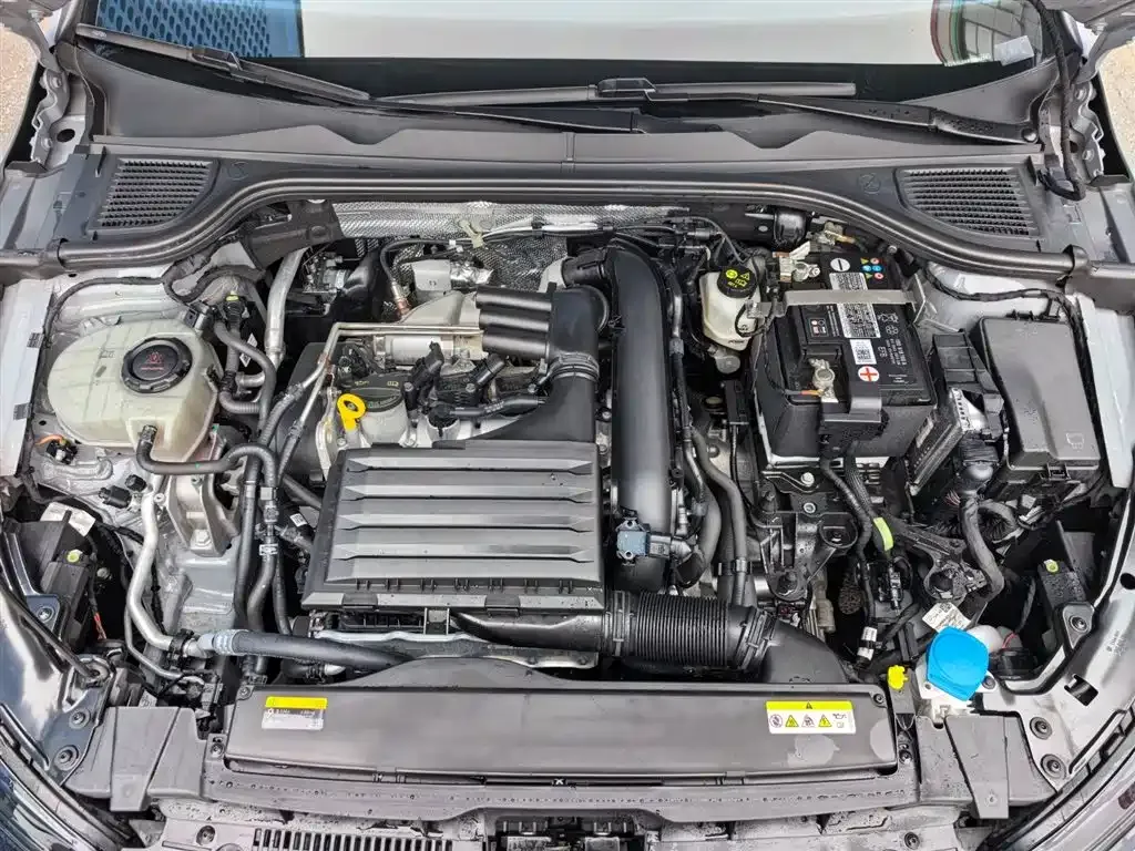Volkswagen Golf 2024 из CN, фото 9
