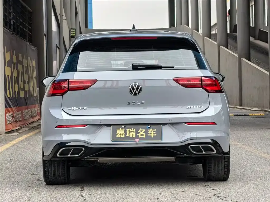Volkswagen Golf 2024 из CN, фото 2