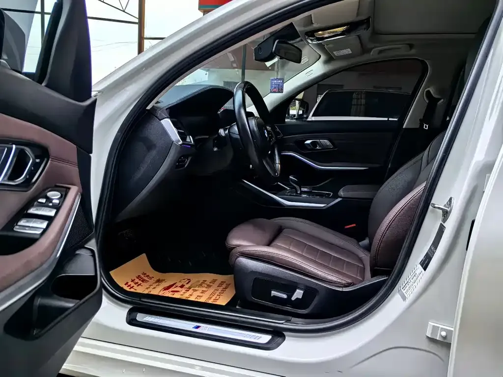 BMW 3 Series 2021 из CN, фото 2