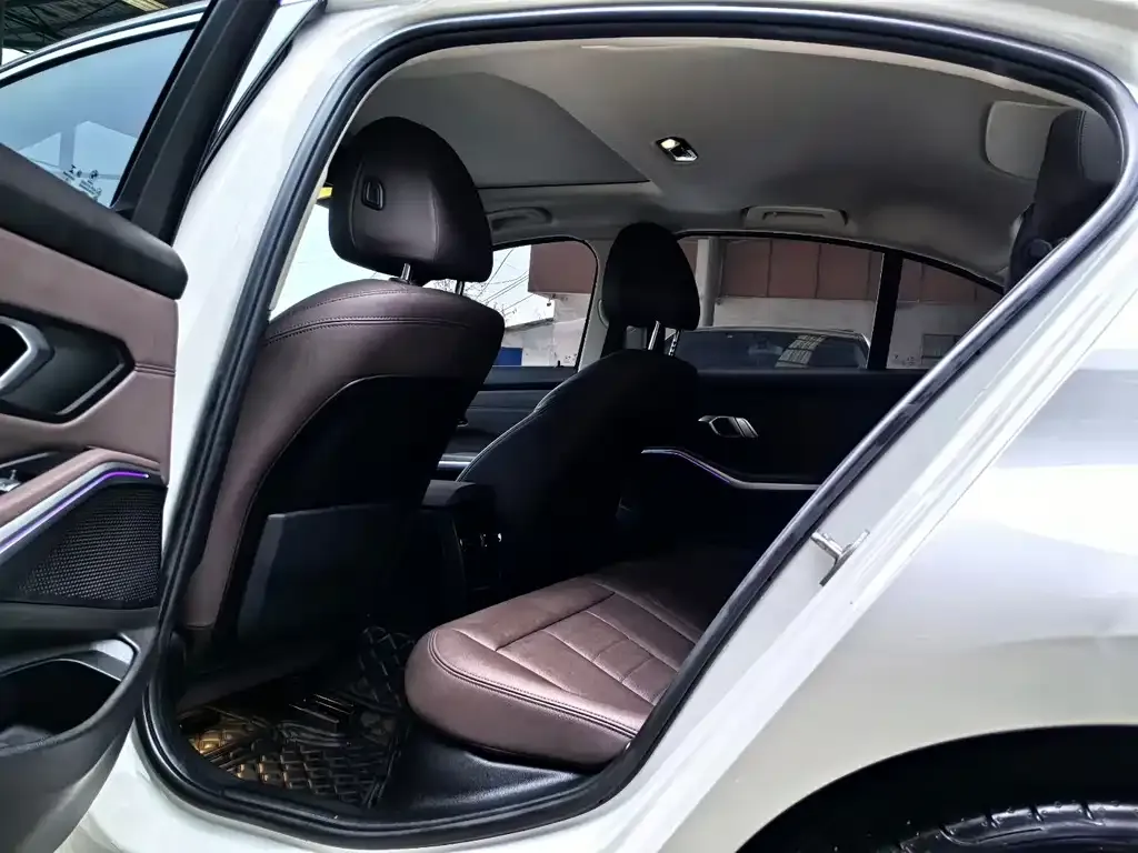 BMW 3 Series 2021 из CN, фото 4
