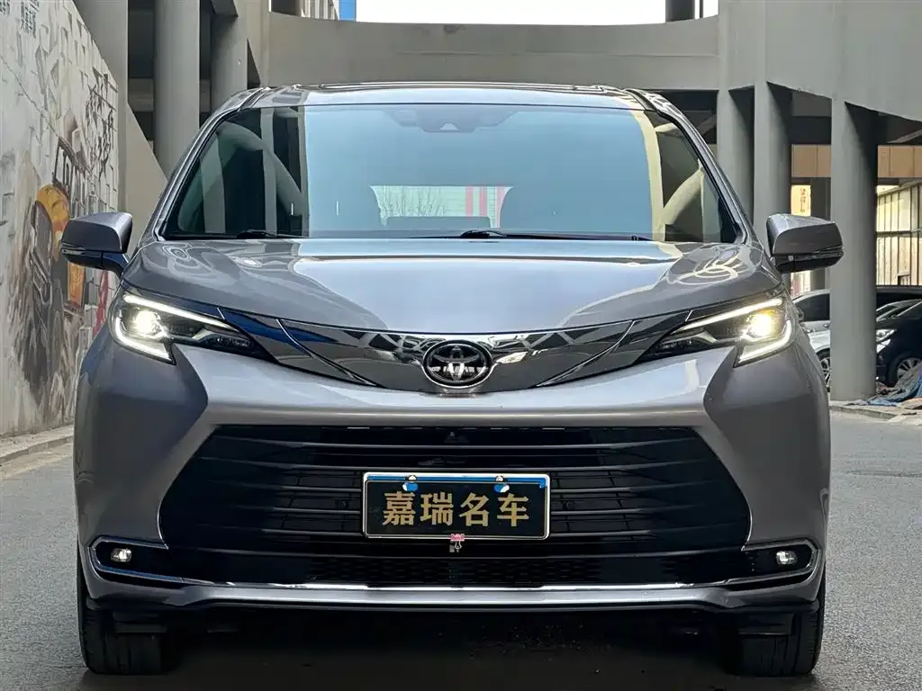 Toyota Sienna 2025 из CN, фото 3