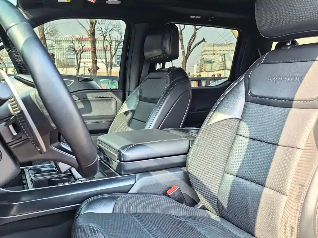 Ford F-150 Raptor — фото 10